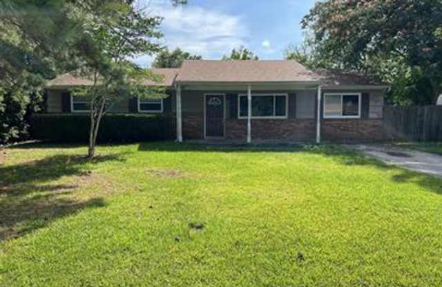 504 Holly Court photos photos