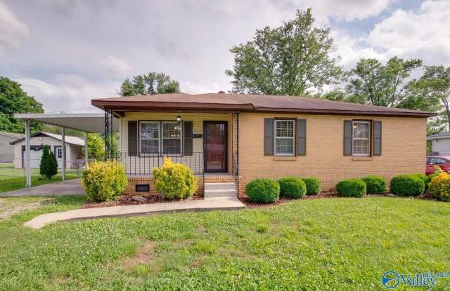 1830 Oakwood Avenue - 1830 Oakwood Avenue Northeast, Huntsville, AL 35811