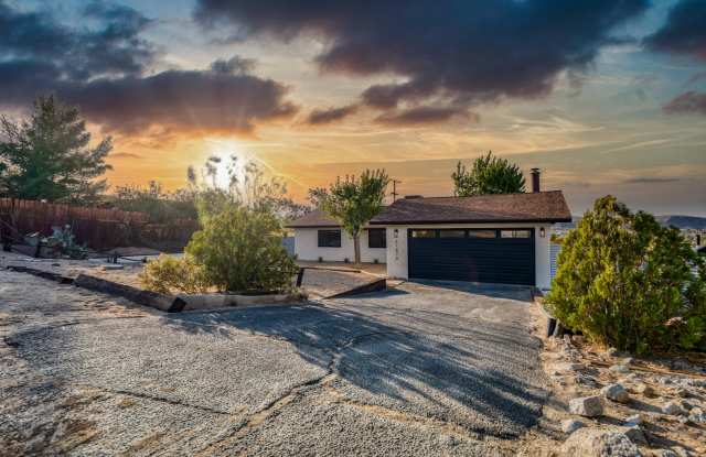 Fully Furnished 3 bedroom home where elegance meets cozy! photos photos
