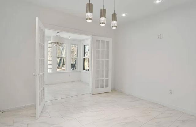 2 Kitchen Home in Woodhaven photos photos