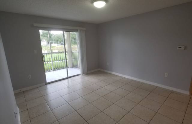 209 Lake Brook Cir. #107 Gallery 3