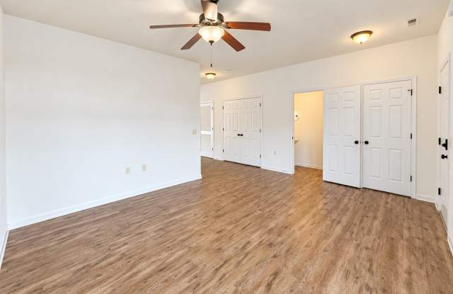 3 Bedroom, 2.5 Bath Two Level Townhouse Gallery 3