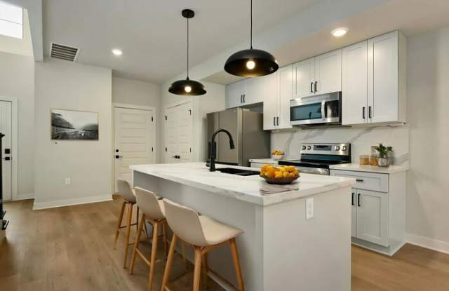 252 Persimmon Road photos photos