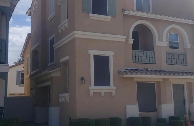 426 N Oak Street photos photos