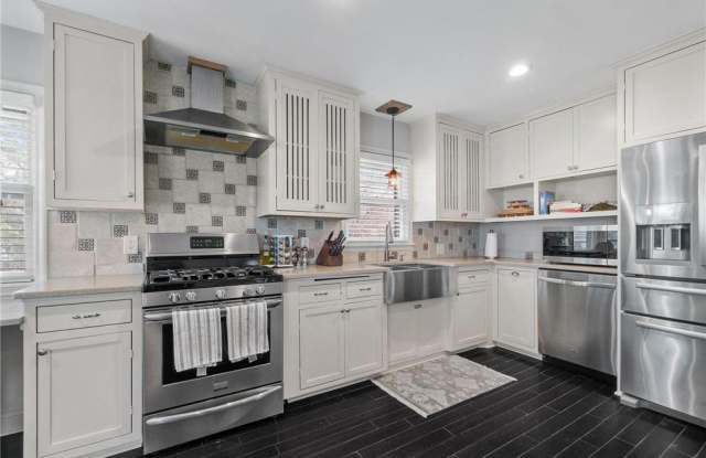 5036 Richmond Drive photos photos