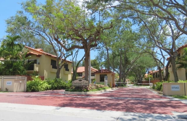 10073 SW 77th Ct - 10073 Southwest 77th Court, Kendall, FL 33156