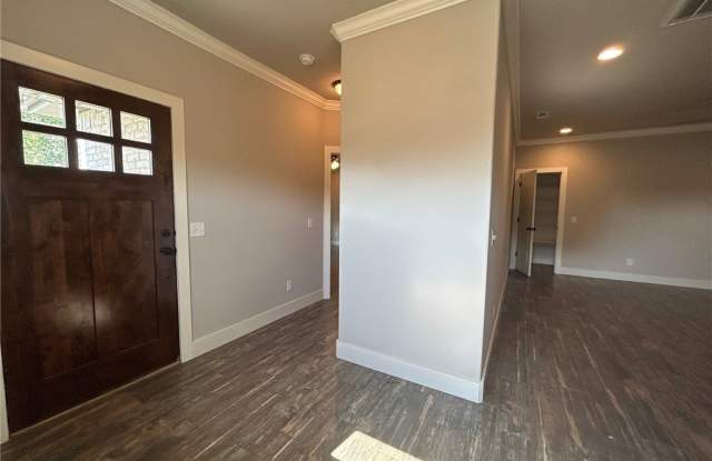 3101 SW Warberry Avenue Gallery 2