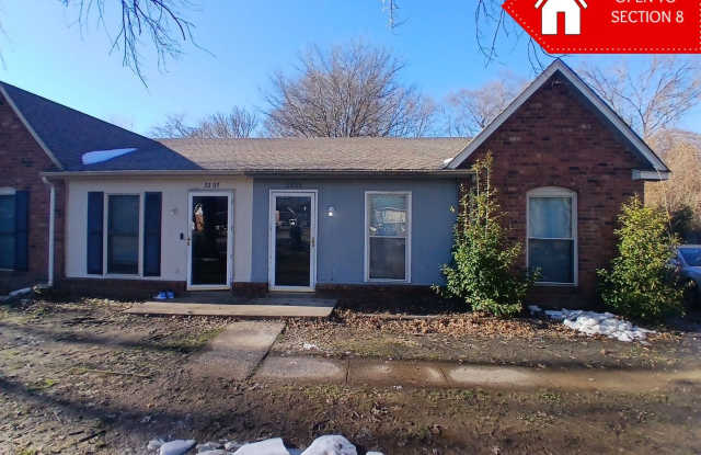 Spacious 3 Bedroom 2 Bath Duplex |  Open To Section 8 photos photos