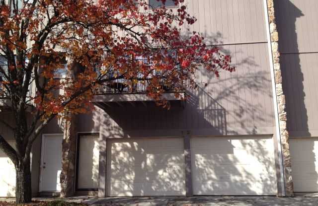 1832 Cherokee Bluff Dr Gallery 2