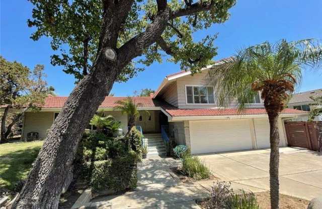 1420 Kensington Drive Gallery 2