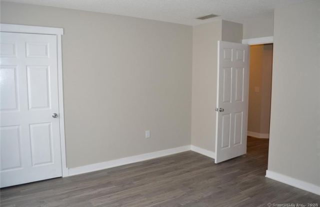 140 Maple Avenue photos photos