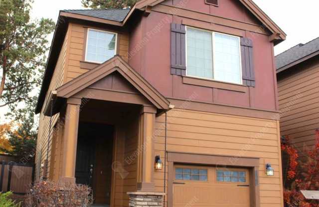 Cozy craftsman home in NW Bend photos photos