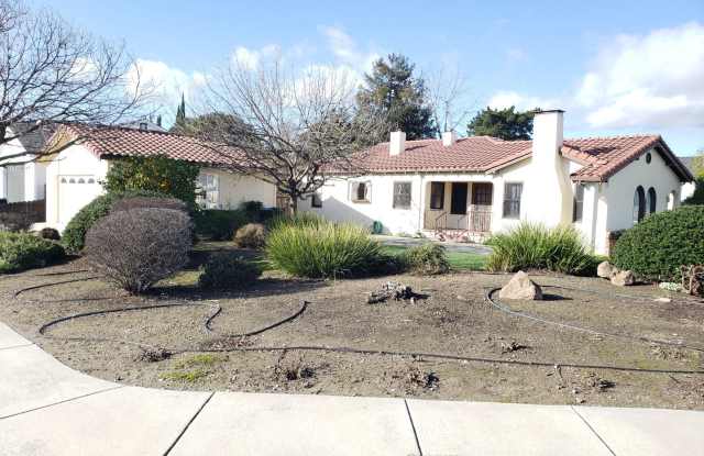 Charming Single Story 3 Bedroom 2 Bath Available Now!!! photos photos