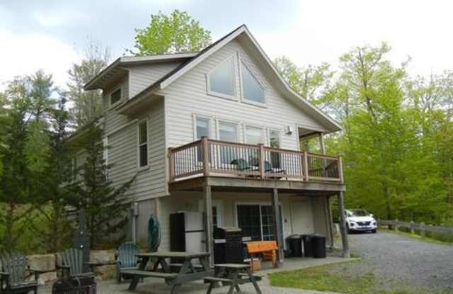 Charming 3BR House on Augur Lake 30 acre private property photos photos