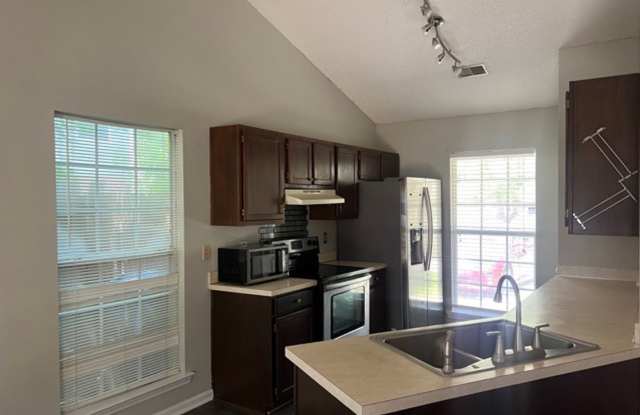 3 bed / 2 bath home ~ Just minutes from Harbison Blvd. Available August 18, 2025. Gallery 3