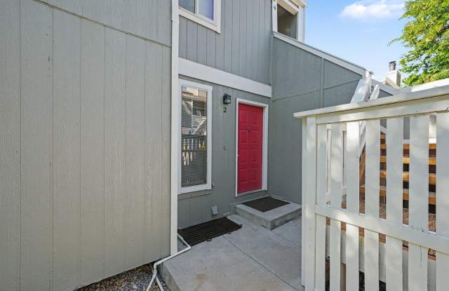 Spacious 2BR/2BA Corner Unit with Finished Basement, Private Patio & Garage photos photos Spacious 2BR/2BA Corner Unit with Finished Basement, Private Patio & Garage photos photos