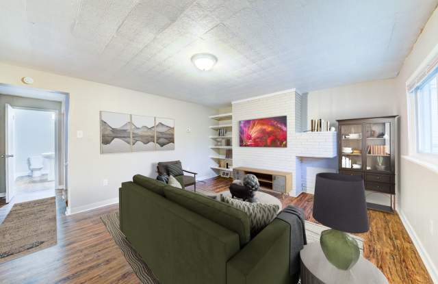 AVAILABLE AUGUST - 3 BEDROOM, 1.5 BATH HOME! photos photos