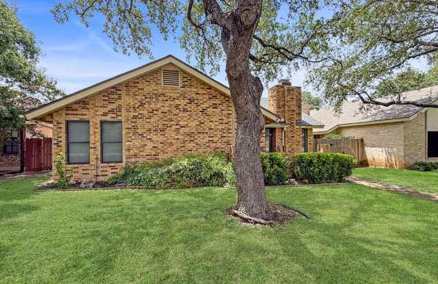 Beautiful home in Blanco Woods w/community pool! photos photos