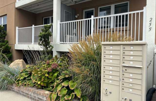 255 Broadway W - 255 East Broadway, Long Beach, NY 11561