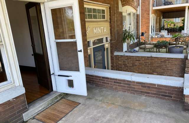 Beautiful Studio, 1 & 2 Bedroom Units near Lakewood. ONE MONTH RENT FREE ! Gallery 2