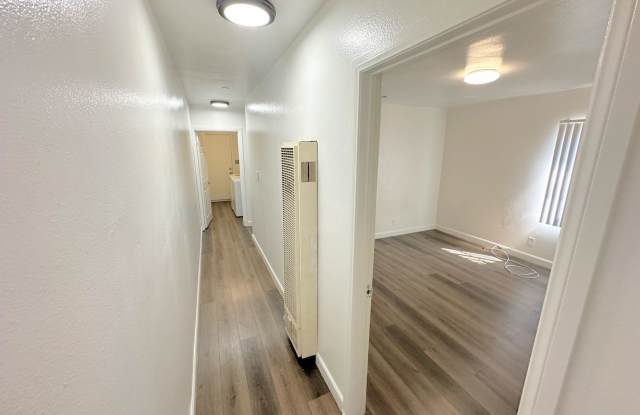 *SECTION 8 ONLY* Cute 2bd/1ba duplex with parking and all the appliances! Gallery 4