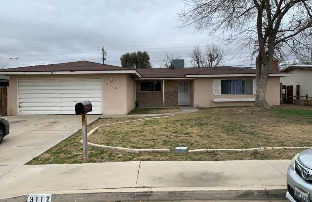 3112 Pasadena St, NE Bakersfield - $1895 - 3112 Pasadena Street, Bakersfield, CA 93306
