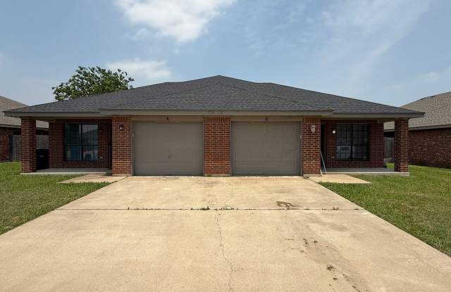 PRICE REDUCTION - AVAILABLE NOW! photos photos