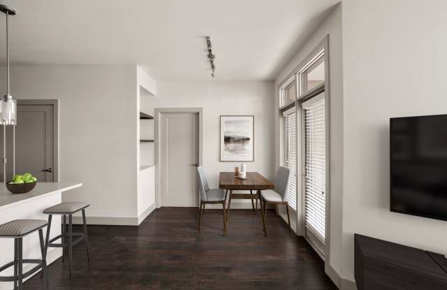 Harper Gallery 3