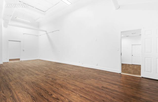 738 Manhattan Avenue Gallery 4