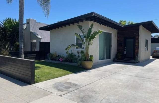 North Long Beach 2 Bedroom, 2 Bath House with Yard, Garage and Long Driveway! - 442 East Platt Street, Long Beach, CA 90805