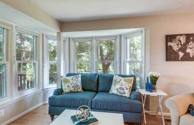 2124 WHISPERWOOD GLEN LANE Gallery 3