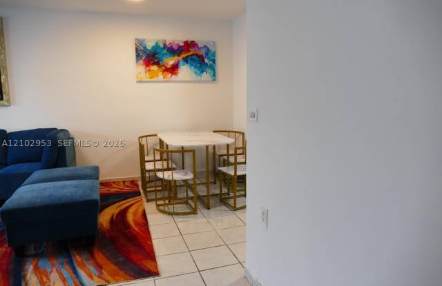 1253 NW 32nd Ct Gallery 3