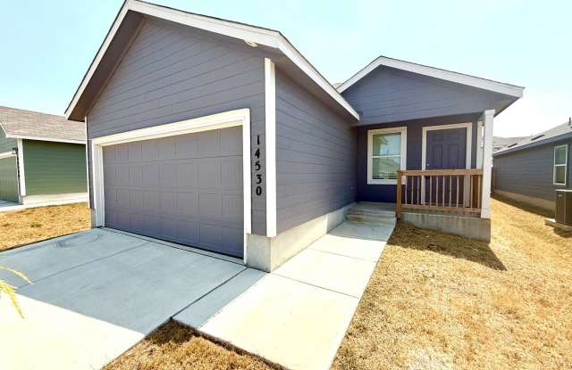 Spacious 4-Bedroom Home with Stainless Steel Appliances & Modern Comforts! photos photos