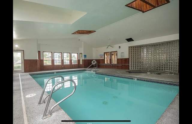 16817 Larch Way Gallery 1