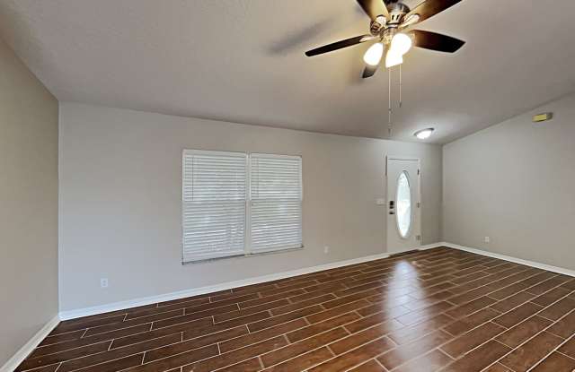 17623 Virginia Circle Gallery 4