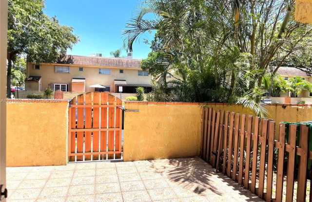 7175 Nova Dr - 7175 Nova Drive, Davie, FL 33317 7175 Nova Dr - 7175 Nova Drive, Davie, FL 33317