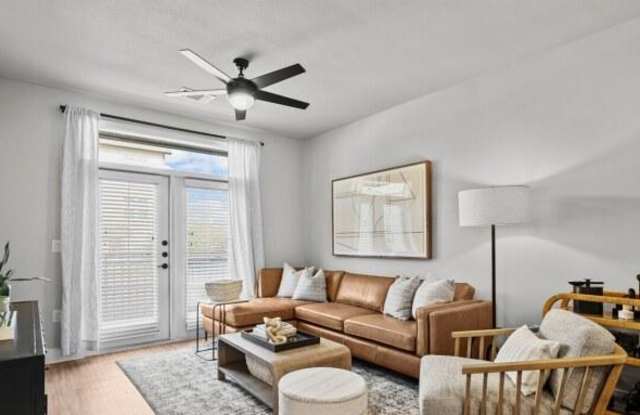 13537 Burnet Rd photos photos