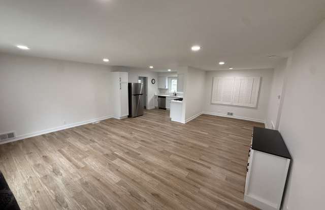 321 N Fairview Avenue Gallery 2