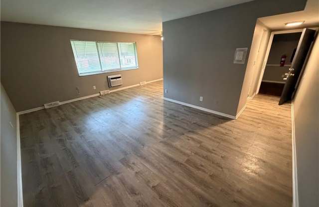 2537 Noble Road Gallery 3