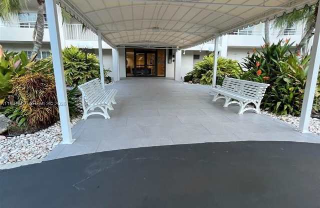 555 Oaks Ln photos photos