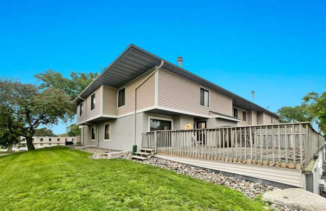 Spacious End-Unit Townhome with Fireplace, Family Room, 2-car Garage, Community Pool & Playground & More! photos photos