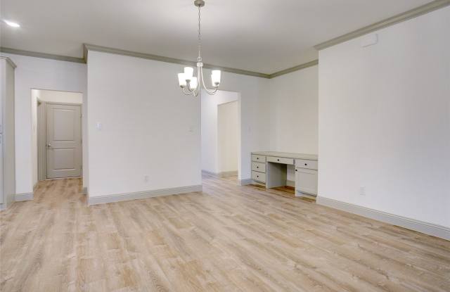 219 Community Drive Gallery 3