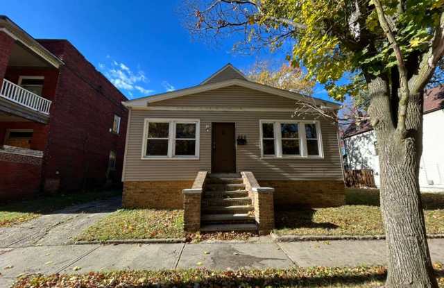 896 Wheelock Rd, Cleveland, OH 44103 Spacious Home | Great Value | Prime Location photos photos