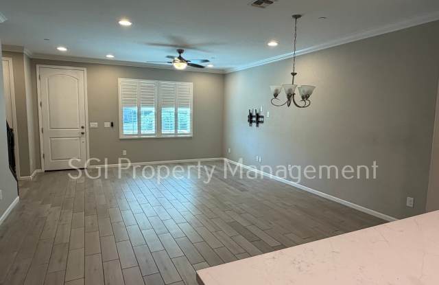 2477 W Market Pl Unit 13 Gallery 4