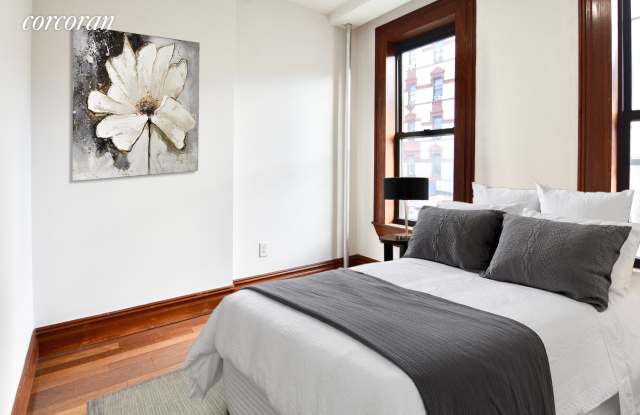 1864 Lexington Avenue Gallery 3