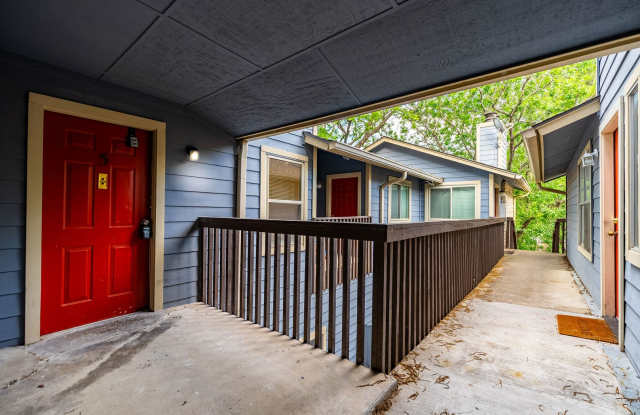 Beautiful 2 Bedrooms, 1.5 BathroomS home in Gateway Condominiums!!! Gallery 3