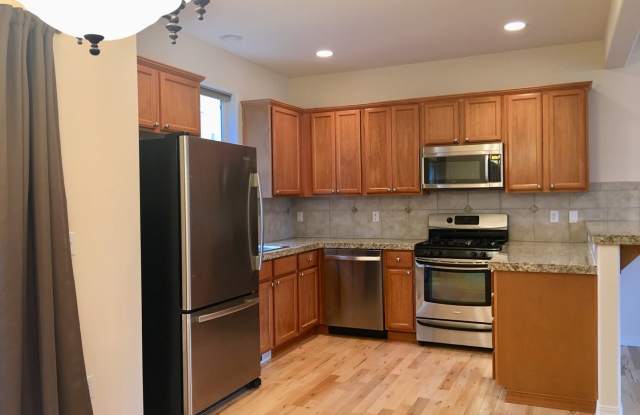 Great TownHome For Rent - 24035 40th Lane Southeast, Bothell, WA 98021