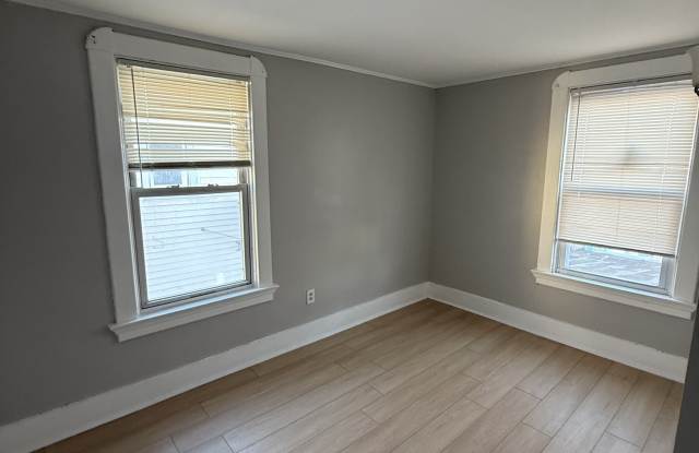 32 Elm Street - 32 Elm Street, Schenectady, NY 12304