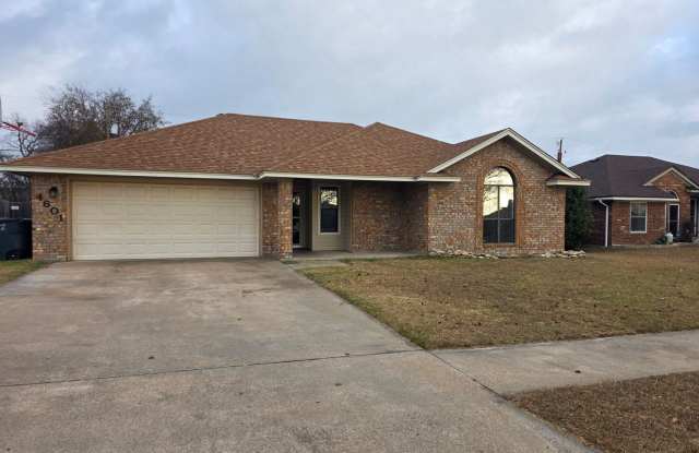 Beautifully Updated 4 Bedroom Home photos photos Beautifully Updated 4 Bedroom Home photos photos