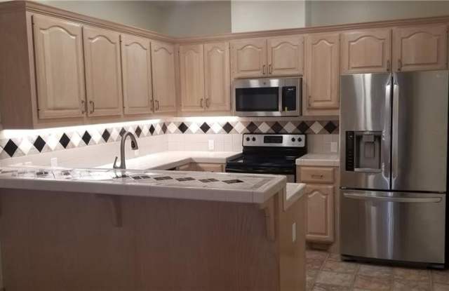 132 Yucca Gallery 4